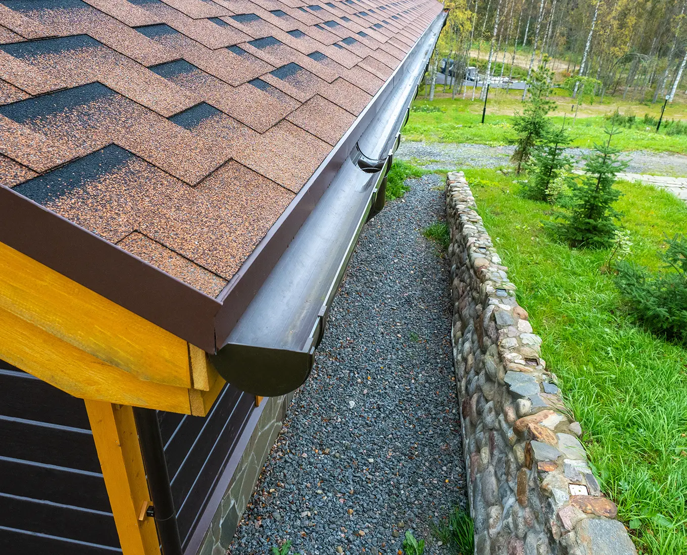 gutter drainage system on the roof in st louis mo