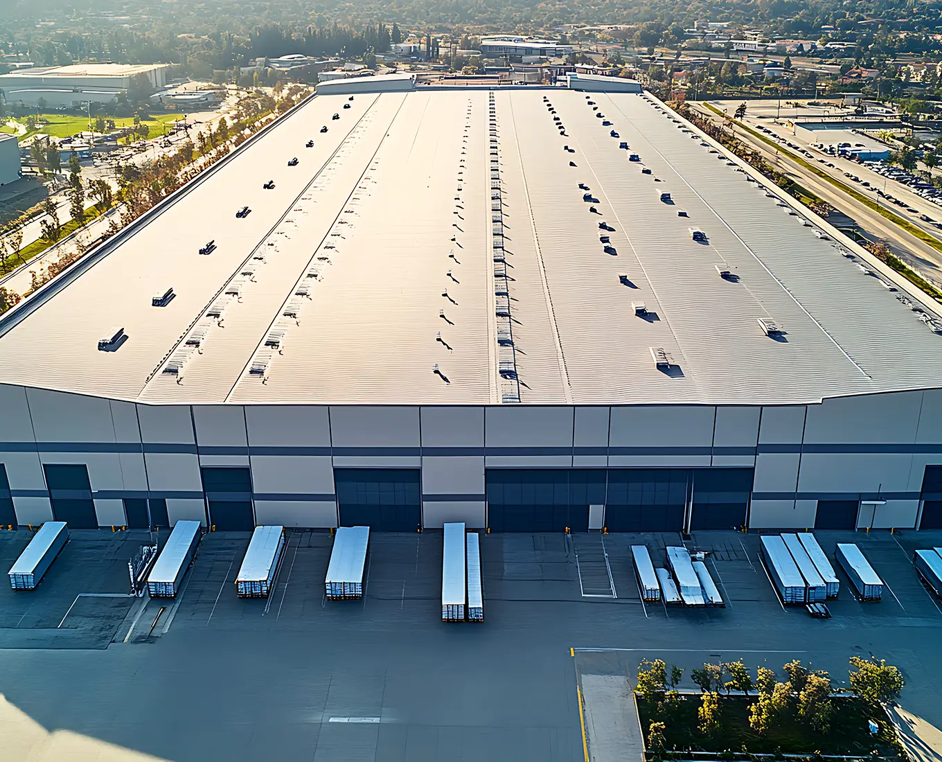 large industrial warehouse featuring a flat roof in st louis mo